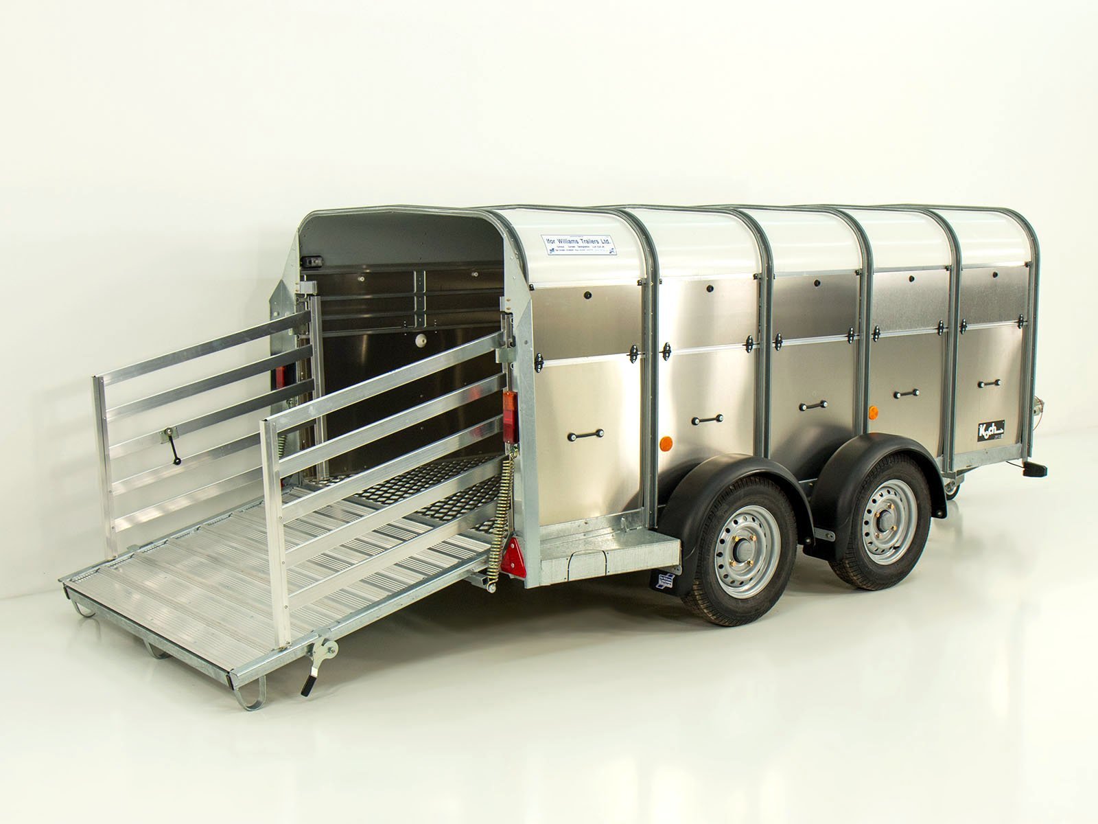23-vie-2.jpg Ifor | 2700 kg PTAC | Véhicule neuf (Réf. GA-4297-25) – Image 1