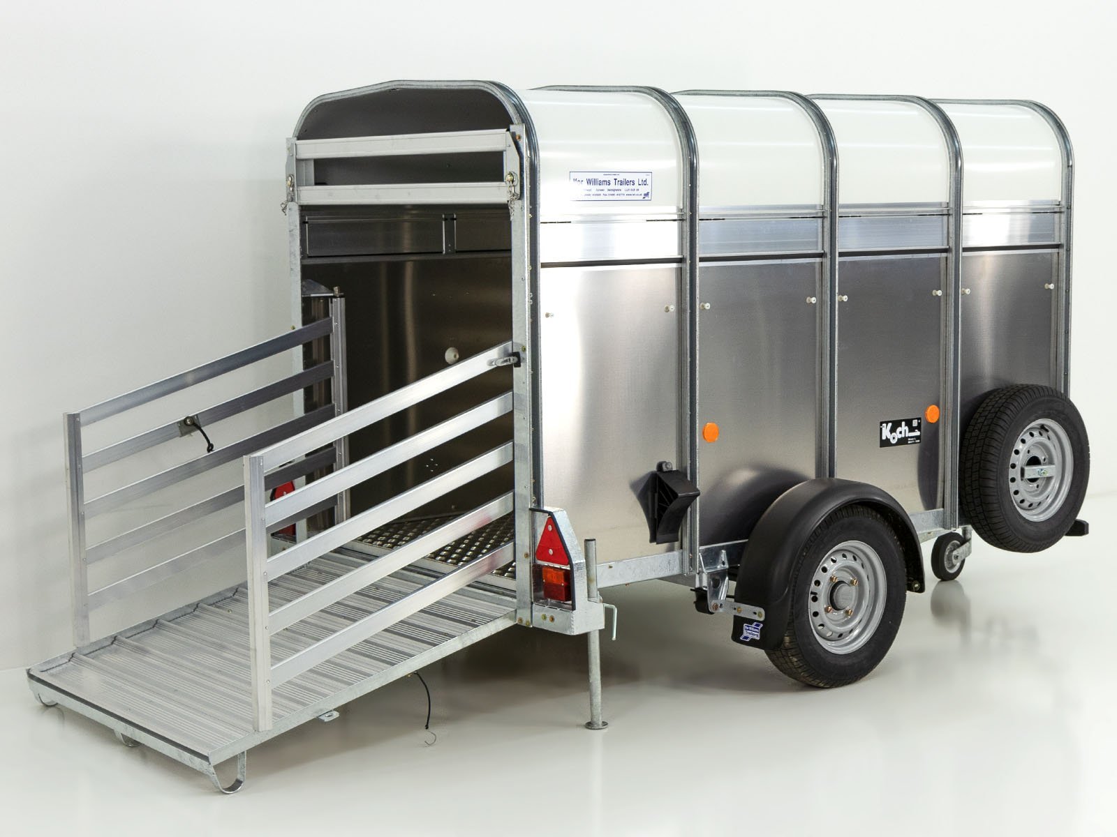25-vie-2.jpg Remorque Ifor Williams P8G pour moutons et veaux – Image 1